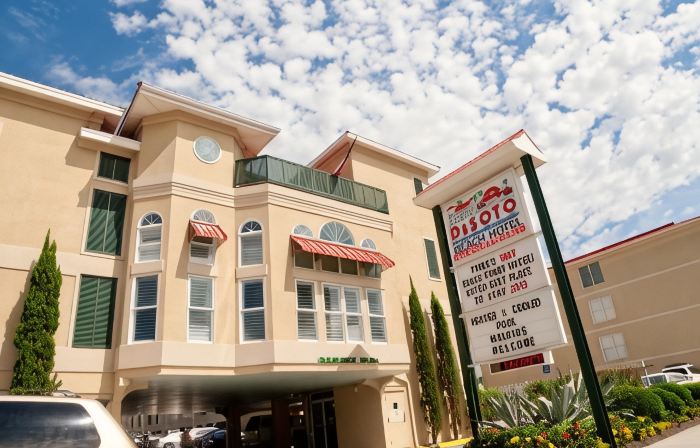 DeSoto Beach Hotel