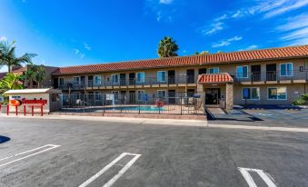 Econo Lodge Inn & Suites Escondido Downtown