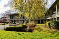 Village Inn Hotels in Springfield