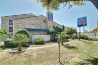 Motel 6 Dallas, TX - Forest Lane Hotels in Farmers Branch