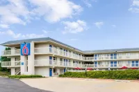 Motel 6 Rolling Meadows, IL - Chicago Northwest Hotels in Rolling Meadows