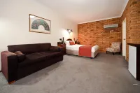 Narrandera Club Motor Inn Hotels in Narrandera