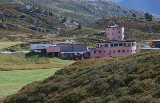 蒙特利昂餐廳酒店