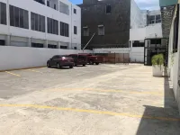 Hotel Señorial - 停車場