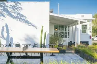 Aliza Hotel