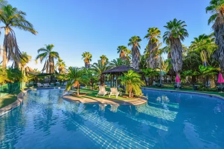 Desert Palms Alice Springs Отели в г. Брейтлинг