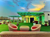 Alibaba’s Indiana Homestay - balcón