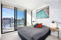 Orange Stay at Collins Wharf - 4-Star