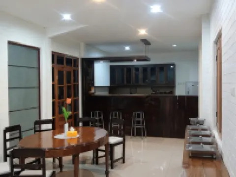 Cahaya Losmen Sragen Syariah Hotel di Sragen