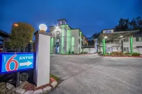 Motel 6 Humble, TX - Houston International Airport