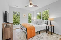 Stylish Lakefront Home on Beaver Lake in Beautiful Northwest Arkansas!