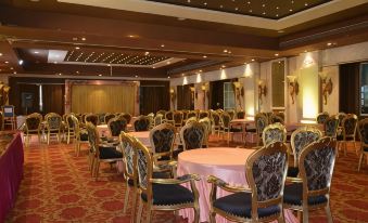Tgn Suits - Hotel