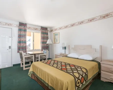 Super 8 by Wyndham Cottonwood Hotels in Cottonwood