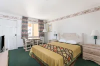 Super 8 by Wyndham Cottonwood - spa