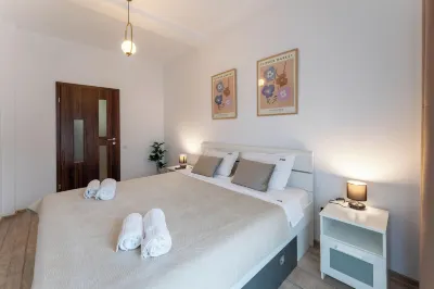 모호스트 - 아디  호텔