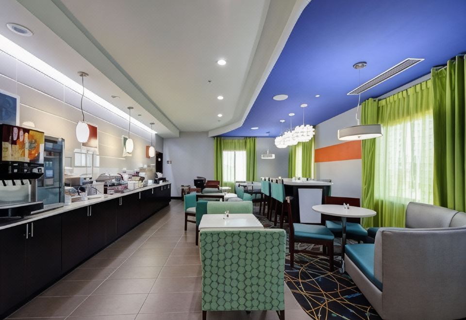 컴포트 인 & 스위트 털사 I-44 웨스트 - Rt 66