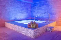 Doubletree by Hilton Harrogate - Majestic Hotel & Spa - Hot Tub