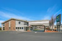 Quality Inn Klamath Falls - Crater Lake Gateway Hotels in Altamont