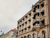 Moment Hotels Hotels near Ismail Grossen