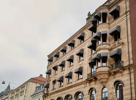 Moment Hotels