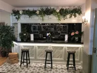 Falcon Hotel - ที่มีที่จอดรถ
