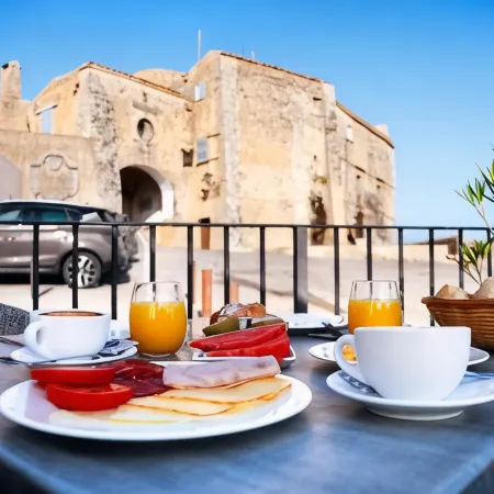 Petit Hotel Hostatgeria Sant Salvador