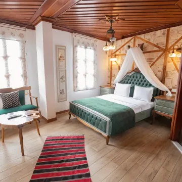 White Garden Hotel-Adult Only Отели рядом с достопримечательностью «Район Калеичи»