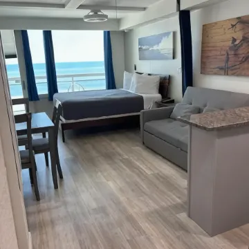 Georgian Inn Beach Club