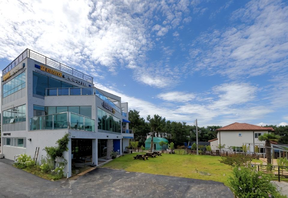 간절곶 풍차 카라반펜션 야경 이미지