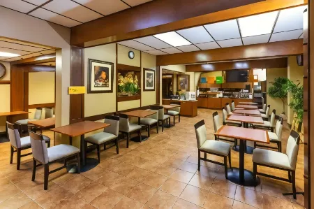 Comfort Inn & Suites