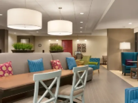 ホーム 2 スイーツ バイ ヒルトン シャンペーン / アーバナ シャンペーンのホテル