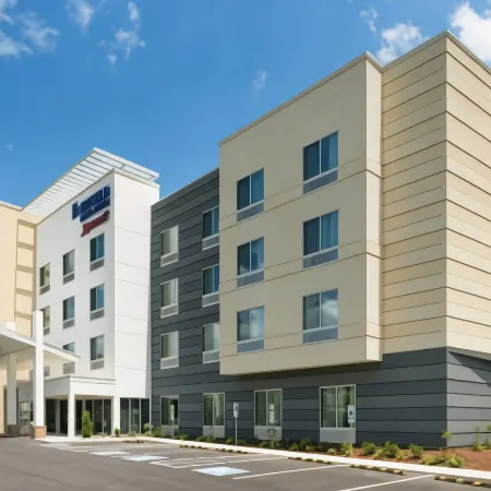 Fairfield Inn & Suites Bristol Отели в г. Бристоль