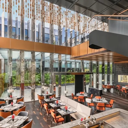 The Oberoi, Gurgaon Отели рядом с достопримечательностью «Бизнес-центр DLF CyberHub»