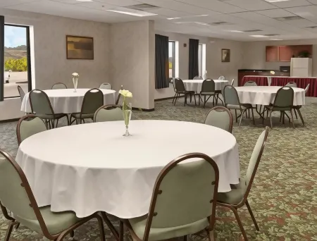 Super 8 by Wyndham Grayson Отели в г. Грейсон