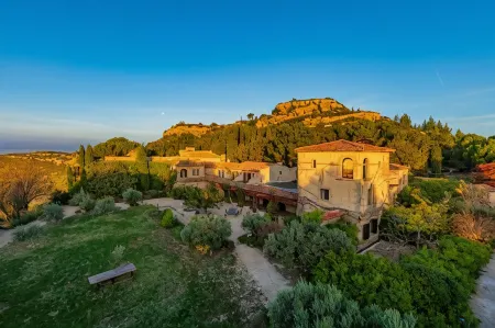 Garrigae Abbaye de Sainte Croix Отели в г. Ламбеск