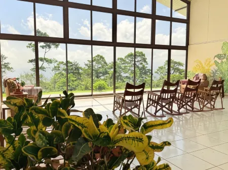 La Tigra Mountain House Отели рядом с достопримечательностью «Rotonda Florencia de San Carlos. PUNTO DE REFERENCIA.»