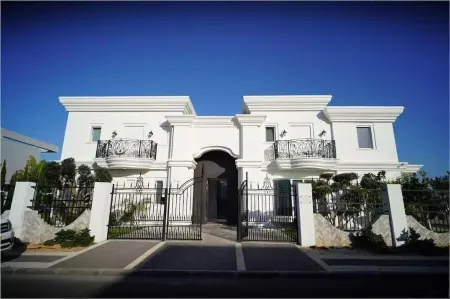 The While House           .