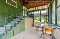 Spacious 5-bedroom house, WiFi, AC, 1 block from Lake & Main St. - con encanto