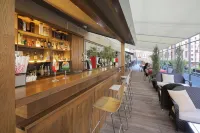 Ibis Yerevan Center - ที่มีบาร์