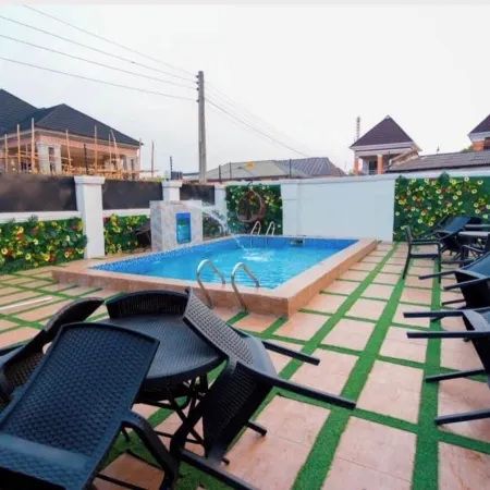 AZ KINGS HOTEL AND APARTMENT