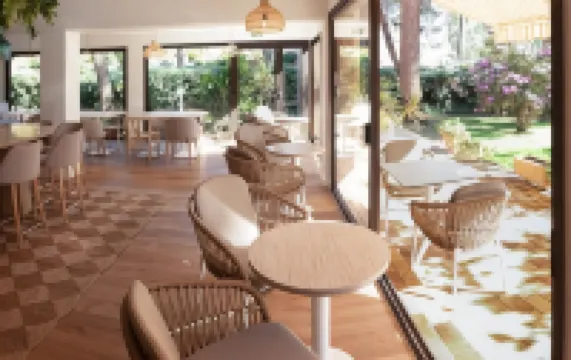 Résidence Hôtelière les Acanthes