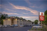 Best Western Plus Prairie Inn - parking