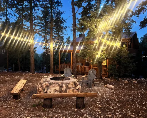 Three level cabin with Hot Tub Hotels in Kane County