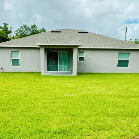Cozy 3-bedroom house in quiet & scenic Palm Coast