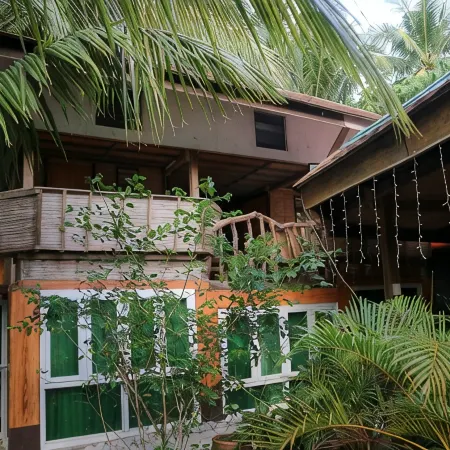 Family Villa in Baler w/ Pool & Spa Tub – 25 Pax