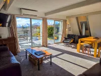 Cozy Lake Tekapo Stay with Mountain Views - Hot Springs
