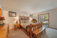 Modern upgraded Tahoe Donner 3BR mountain cabin! Pet friendly!