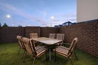 Fitzgerald Focus - Your 1BR Urban Oasis - Villas