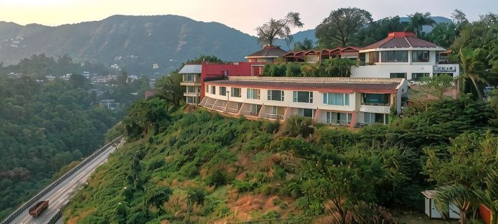 Athiva Resort & Spa, Khandala Hotele w: Lonavala