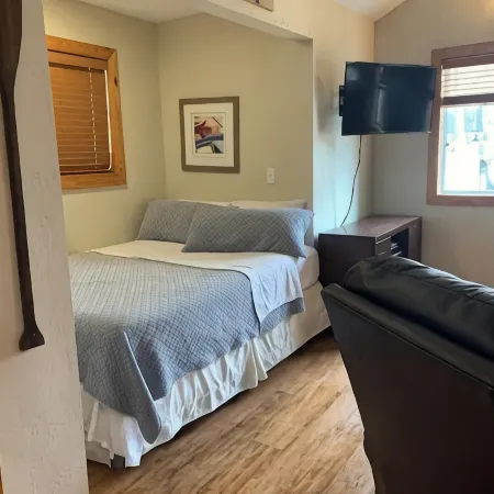 Charming cabin!Perfect lake getaway for your family or fishing trip.